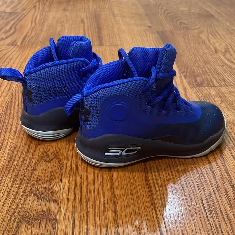 Kid’s Under Armour Curry 4 More Fun Royal Blue Tennis Shoes/Sneakers. Size 6K.